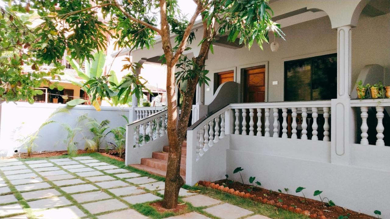 Tien B&B & Bistro Vagator Exterior photo